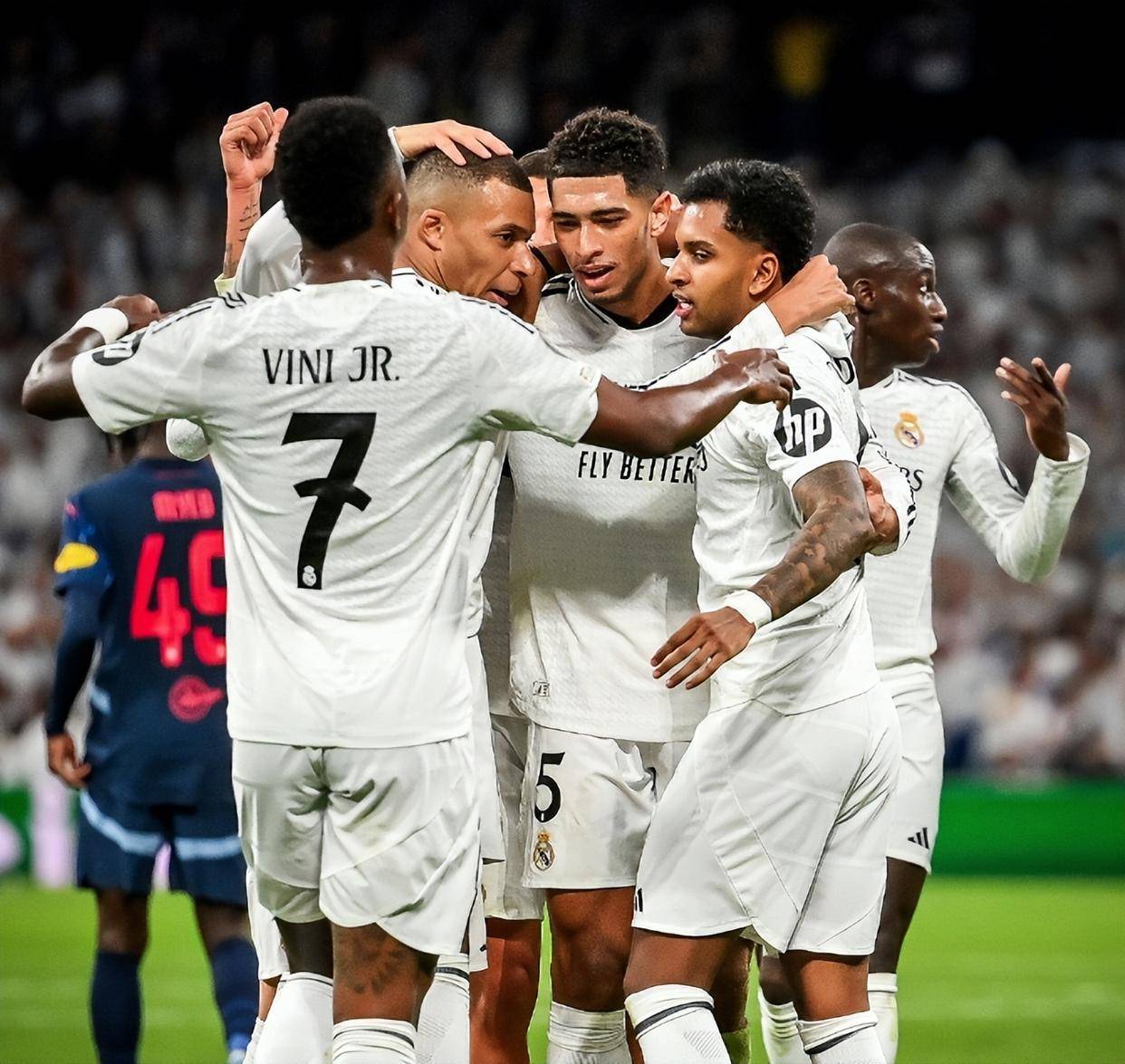 -关于皇马轻取巴萨，莫德里奇扑点救主欧冠的信息